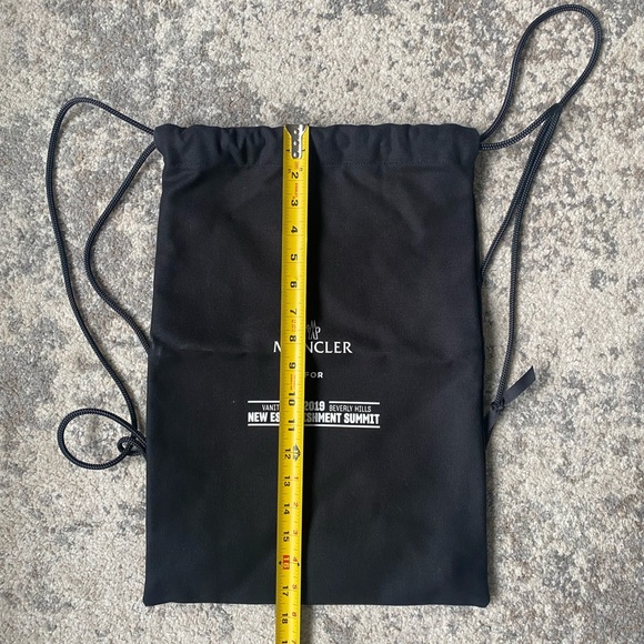 MONCLER VANITY FAIR 2019 BEVERLY HILLS NEW ESTABLISHMENT SUMMIT Drawstring Bag - Picture 2 of 4